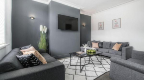 Beautiful 4BD Family Home Burley Leeds